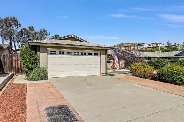 9532 Medina Dr, Santee, CA 92071-2338