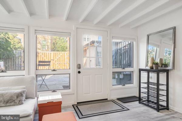 3817 NW CATHEDRAL AVE NW #GARDEN APARTMENT, Washington, DC 20016