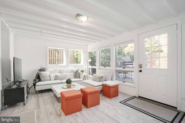 3817 NW CATHEDRAL AVE NW #GARDEN APARTMENT, Washington, DC 20016