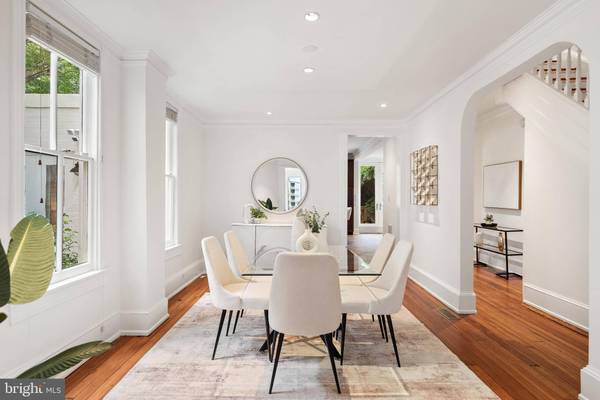 2429 TUNLAW RD NW, Washington, DC 20007