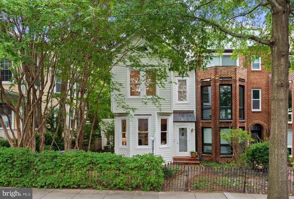 2429 TUNLAW RD NW, Washington, DC 20007