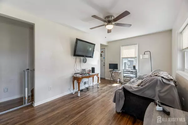 36 Collins RD, Hamilton, NJ 08619