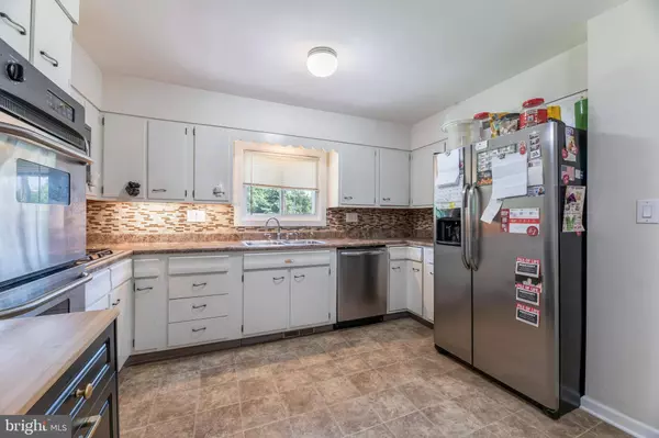 36 COLLINS RD, Hamilton, NJ 08619