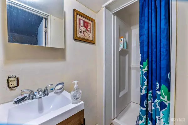 218 Washington RD, Sayreville, NJ 08872