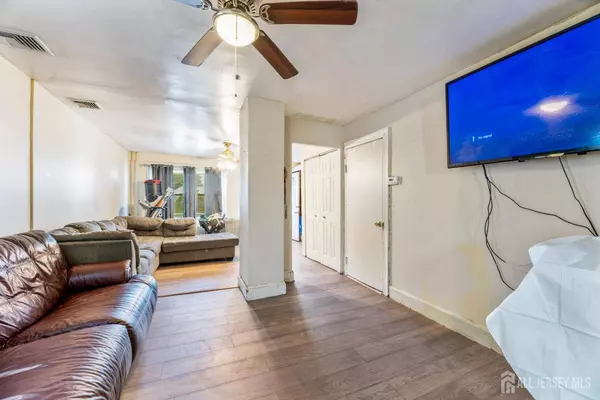 218 Washington RD, Sayreville, NJ 08872