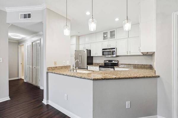 2111 Welch ST #A123, Houston, TX 77019