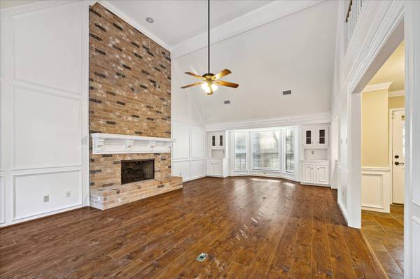 4 Falling Star RD, The Woodlands, TX 77381