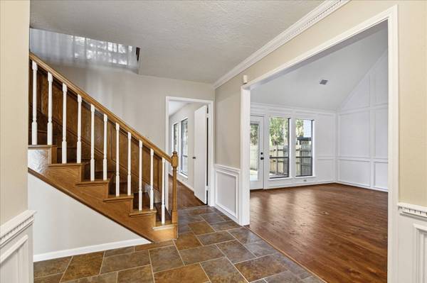 4 Falling Star RD, The Woodlands, TX 77381