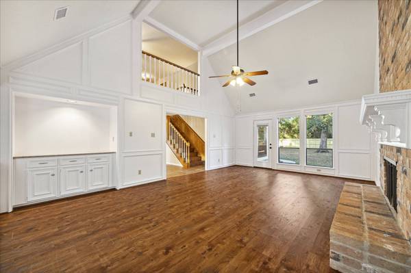 4 Falling Star RD, The Woodlands, TX 77381