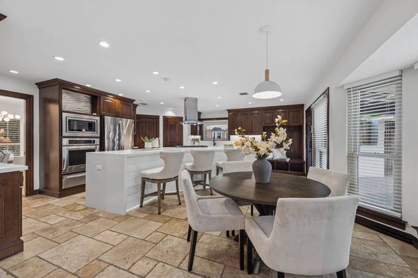 8321 Burkhart CT, Houston, TX 77055