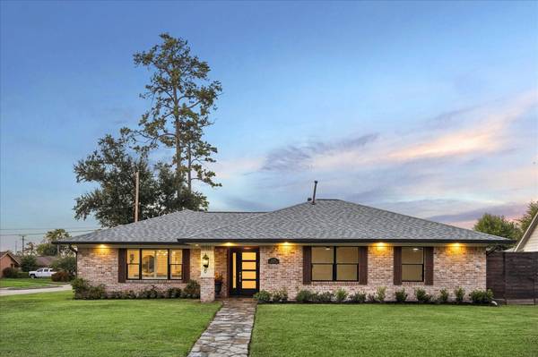 6434 Pineshade LN