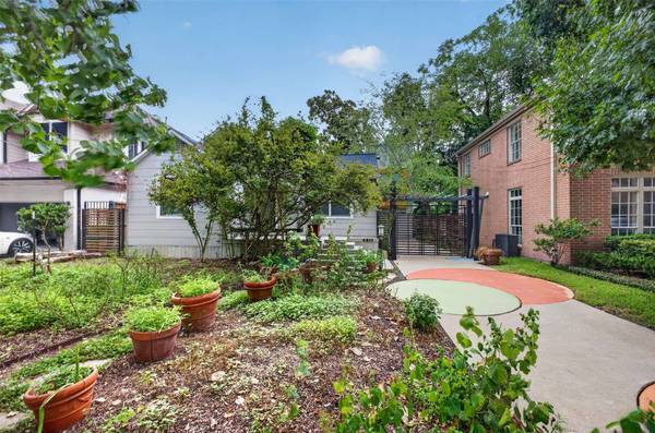 4211 Albans ST, Houston, TX 77005