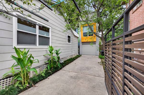 4211 Albans ST, Houston, TX 77005