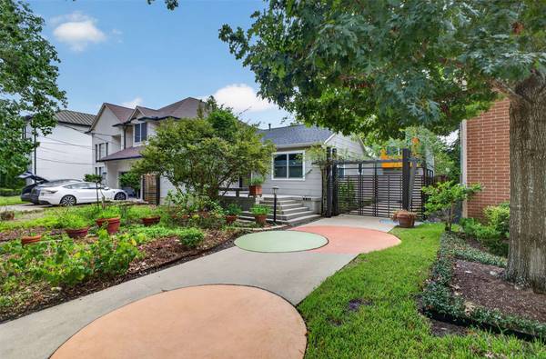 4211 Albans ST, Houston, TX 77005