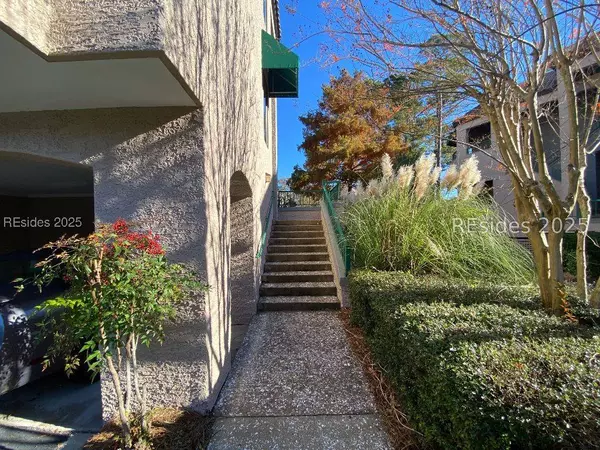 3 Shelter Cove LN #7477, Hilton Head Island, SC 29928