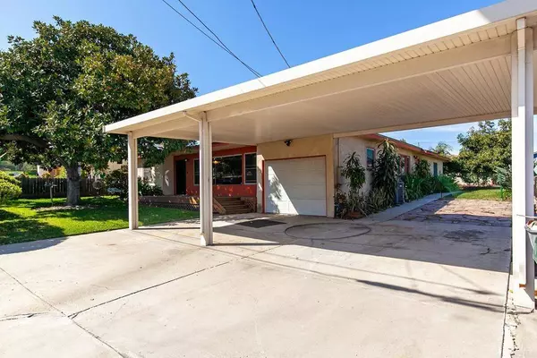 8590 Palm St, Lemon Grove, CA 91945