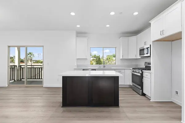 8564 Vista Azul Pl, Lemon Grove, CA 91945