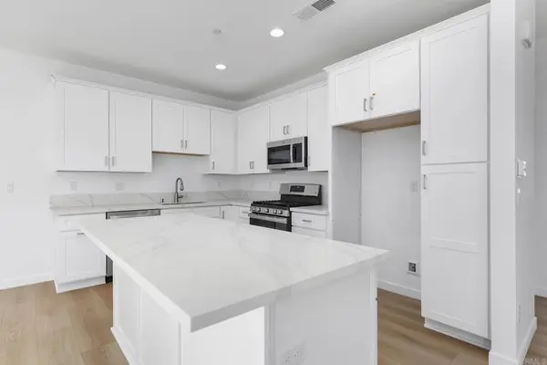 8579 Vista Azul Pl, Lemon Grove, CA 91945