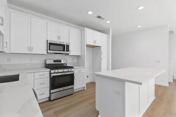 8579 Vista Azul Pl, Lemon Grove, CA 91945