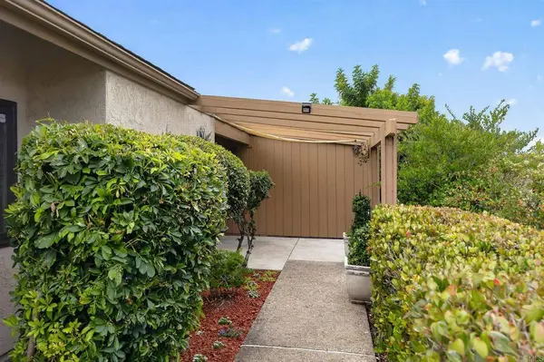 6050 Henderson DR #33, La Mesa, CA 91942