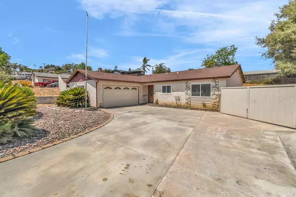 13206 Lakeview Granada DR, Lakeside, CA 92040