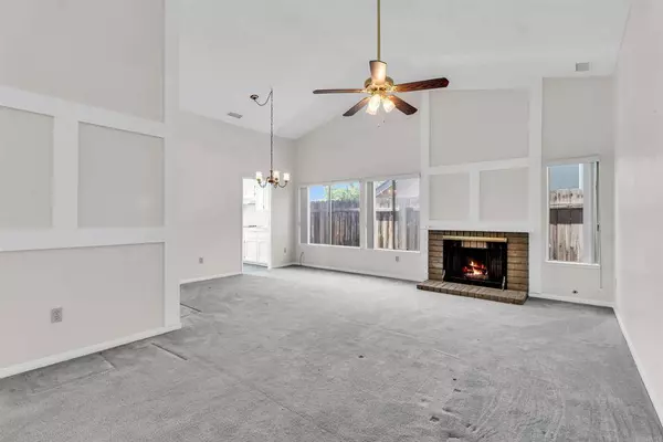 10021 Canyontop ST, Spring Valley, CA 91977