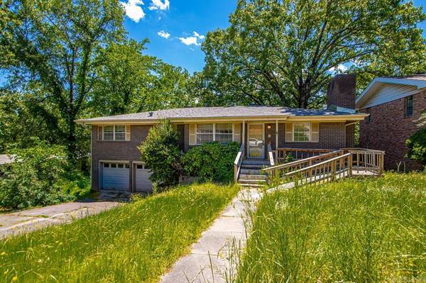 403 Pickwick Lane, North Little Rock, AR 72118