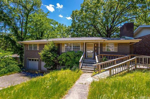 403 Pickwick Lane, North Little Rock, AR 72118