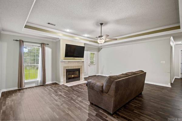 4702 Cliff Court, Alexander, AR 72002