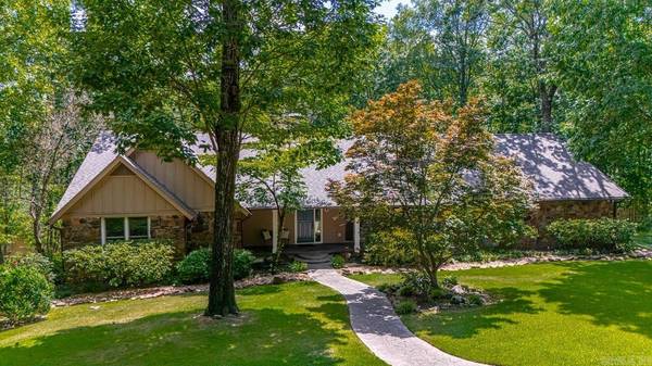 15 Saint Charles Court, Little Rock, AR 72211