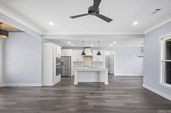 9624 Oak Forest Lane, Sherwood, AR 72120