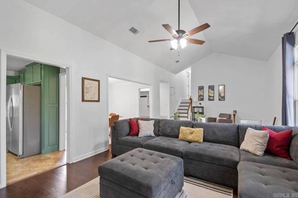 4 Garnet Court, Little Rock, AR 72212