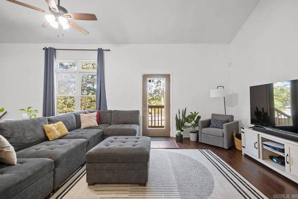 4 Garnet Court, Little Rock, AR 72212