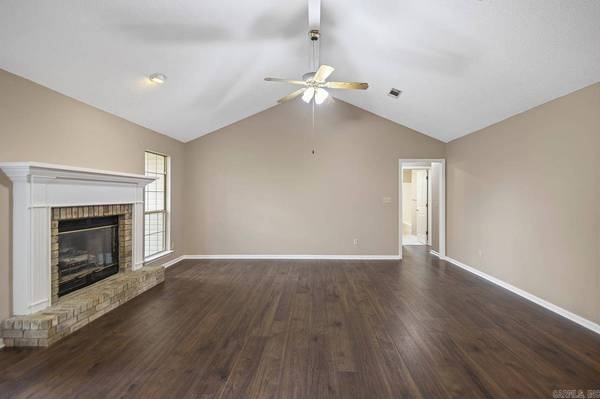 6 Post Oak, Sherwood, AR 72120