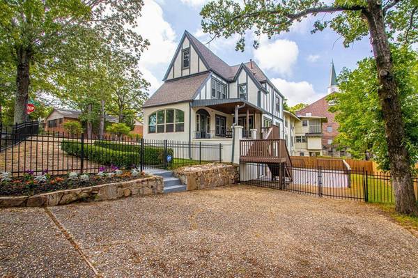4001 Cedar Hill Rd, Little Rock, AR 72205