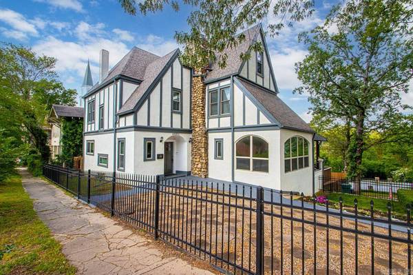 4001 Cedar Hill Rd, Little Rock, AR 72205