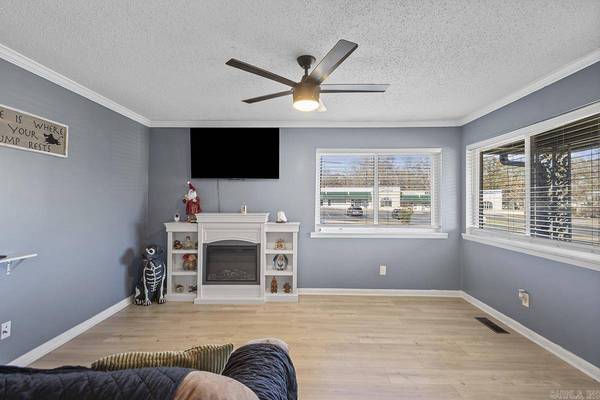 8225 Bronco Lane, Sherwood, AR 72120