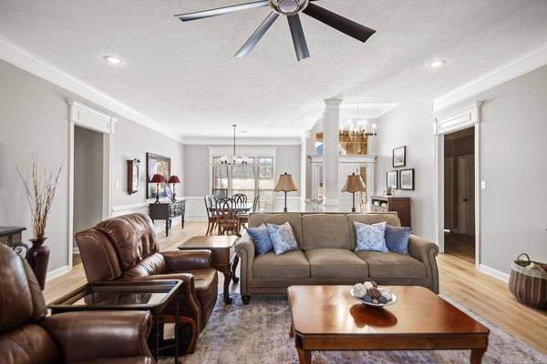 283 Lake Valley Drive, Maumelle, AR 72113