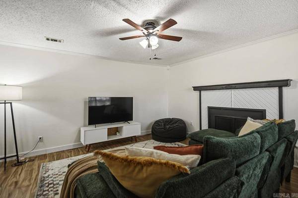 523 Grandview Street, Sherwood, AR 72120