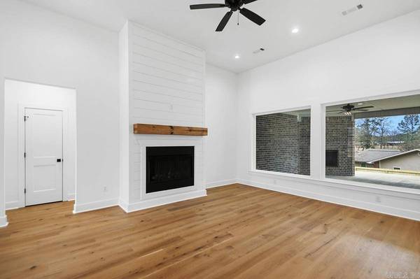 110 Harmony Village Drive, Benton, AR 72015