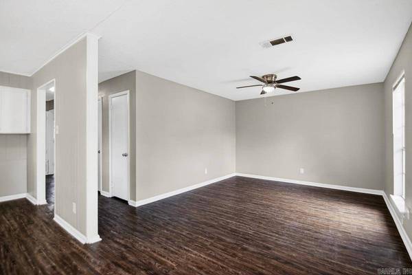 1011 Ferrell Drive, Jacksonville, AR 72076