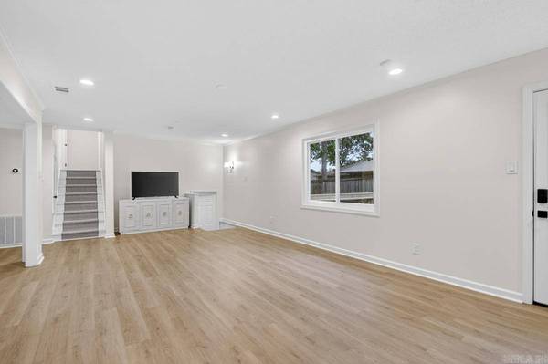 11 Coral Court, Little Rock, AR 72112