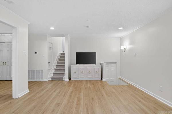 11 Coral Court, Little Rock, AR 72112