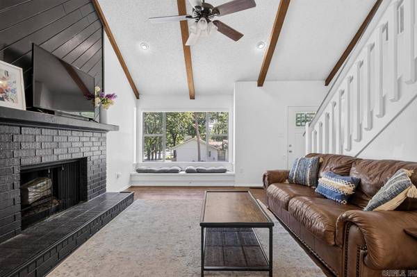 1 Page Cove, Maumelle, AR 72113