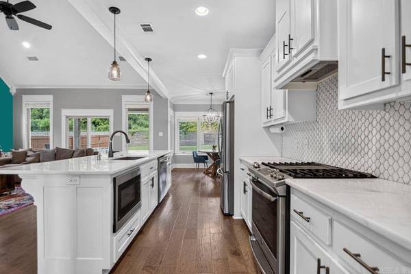 7725 S Shoreline Boulevard, Benton, AR 72019
