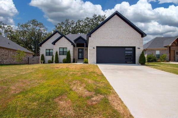 877 Oak Forest Circle, Sherwood, AR 72120