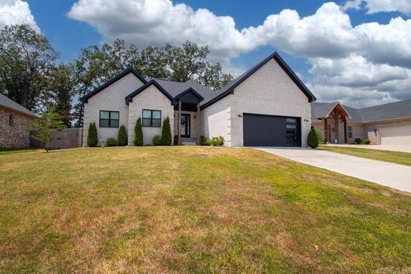 877 Oak Forest Circle, Sherwood, AR 72120