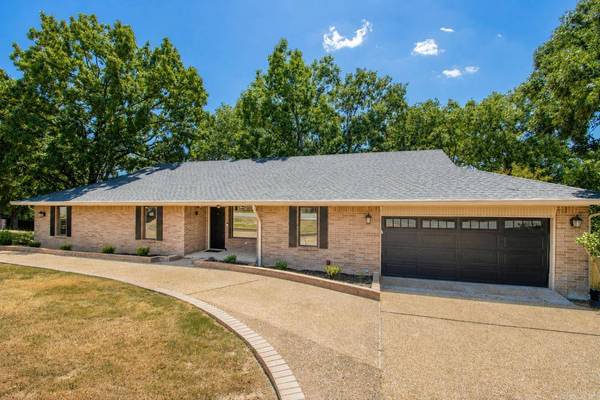 13721 Saint Charles Boulevard, Little Rock, AR 72211