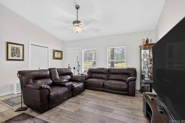 1926 Matt Lane, Hensley, AR 72065