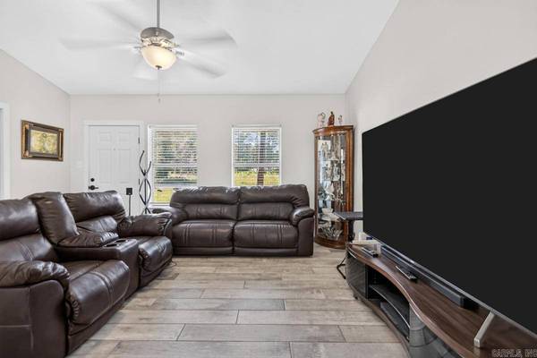 1926 Matt Lane, Hensley, AR 72065